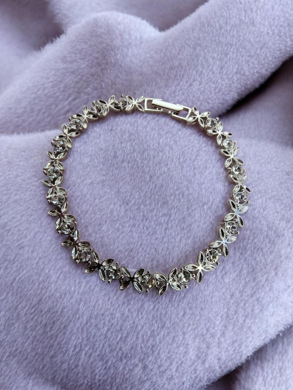 Avon Floral Crystal Tennis Bracelet 7” + 2” Extender Silver Tone Rhinestone